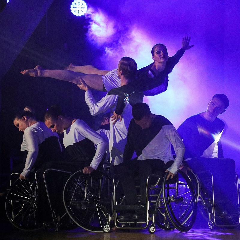 sonic-dancers_in_wheelchair800x800